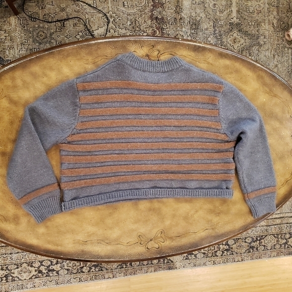 Like NEW Mystree Cropped Sweater Size Small - Picture 2 of 5